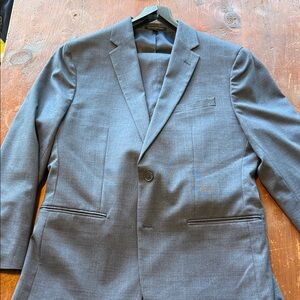 Classic blue with faint lavender plaid Men's suit jacket with pants(33-30).